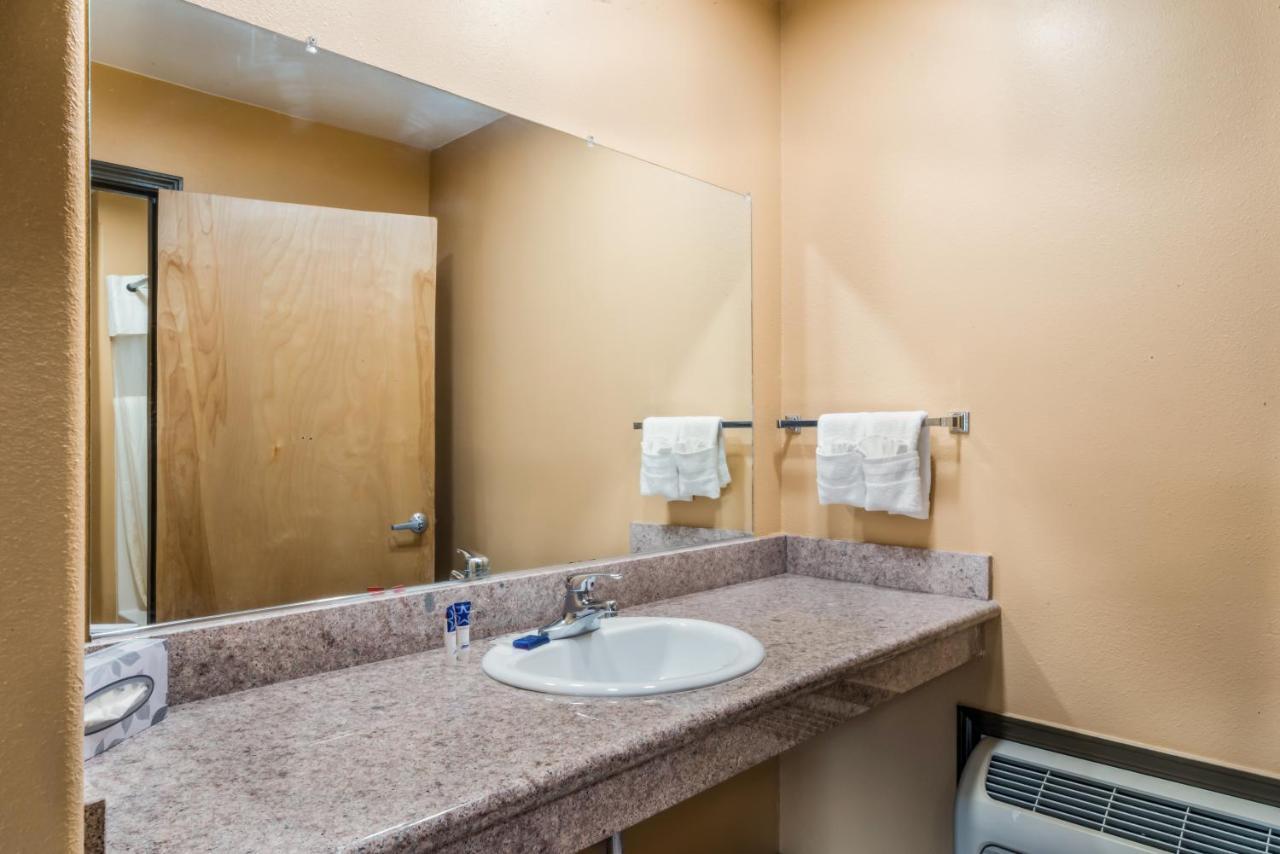 Americas Best Value Inn - Ukiah Exterior photo